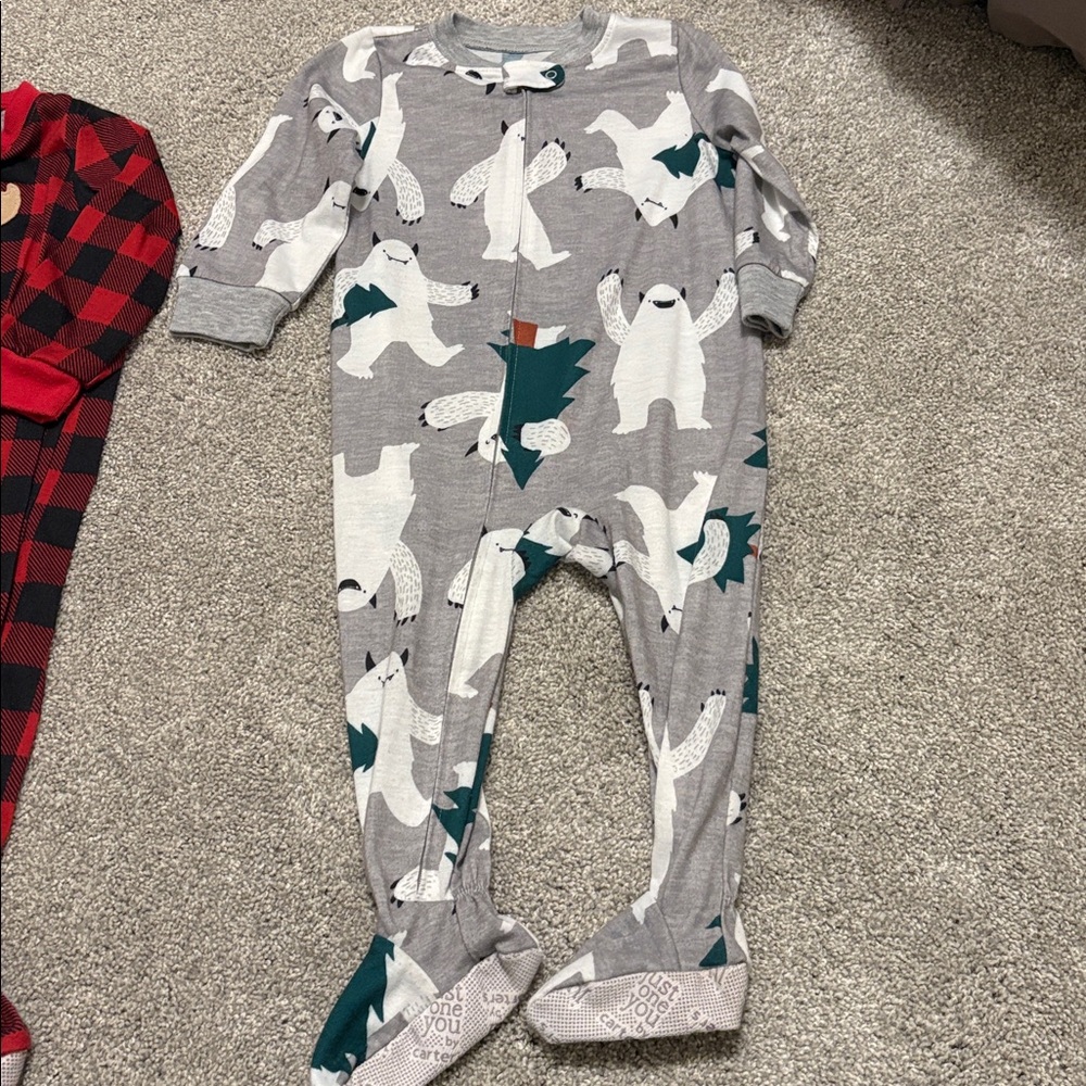 Infant name brand Christmas/winter Pajamas lot 18 months - Picture 4 of 12